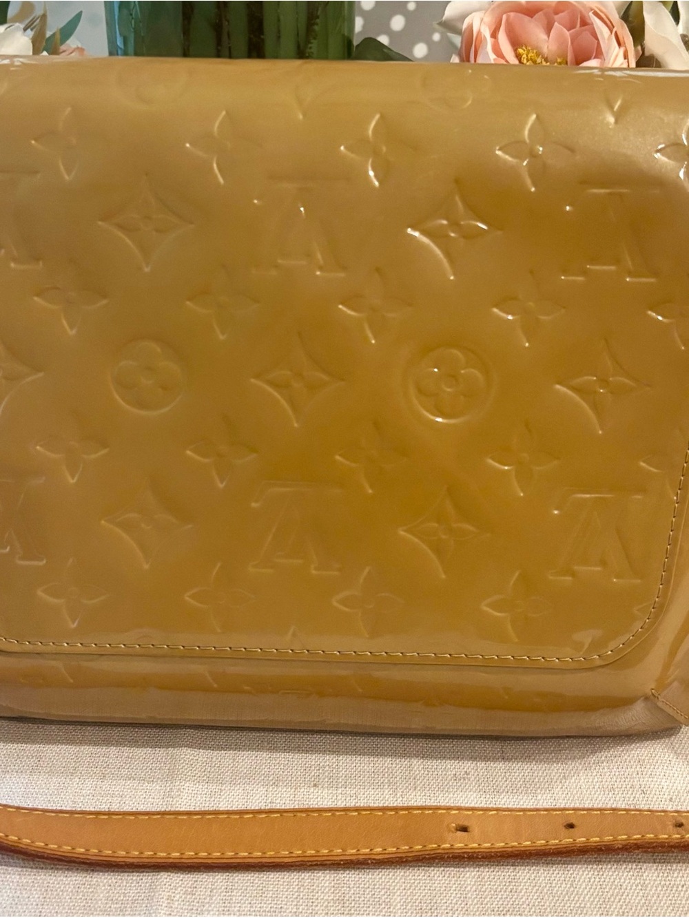 Make me an offer!! Authentic LV Vernis Beige Thompson in EUC!!! - Picture 2 of 12